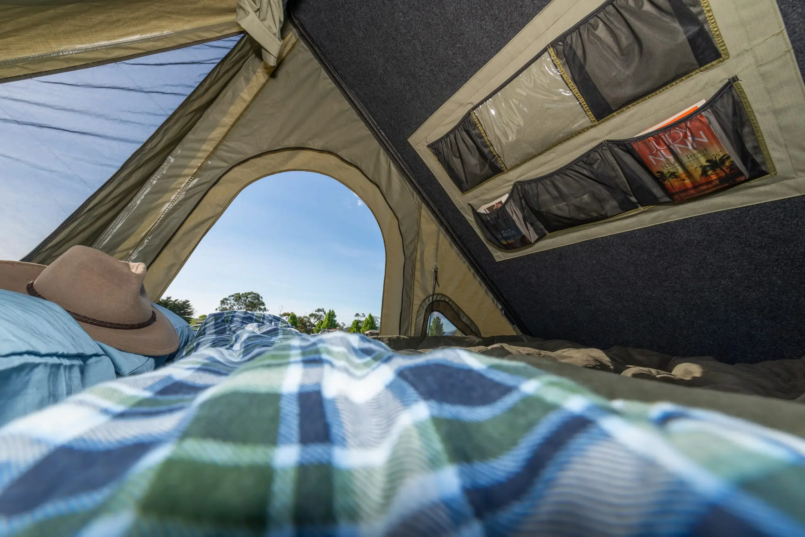 2023 Hot selling 2 3 Persons S - Roof Top Tent Soft Shell 3 Person review and price